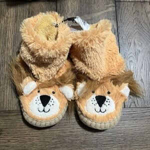 HATLEY New Lion Slouch Slippers M‎ 8-10